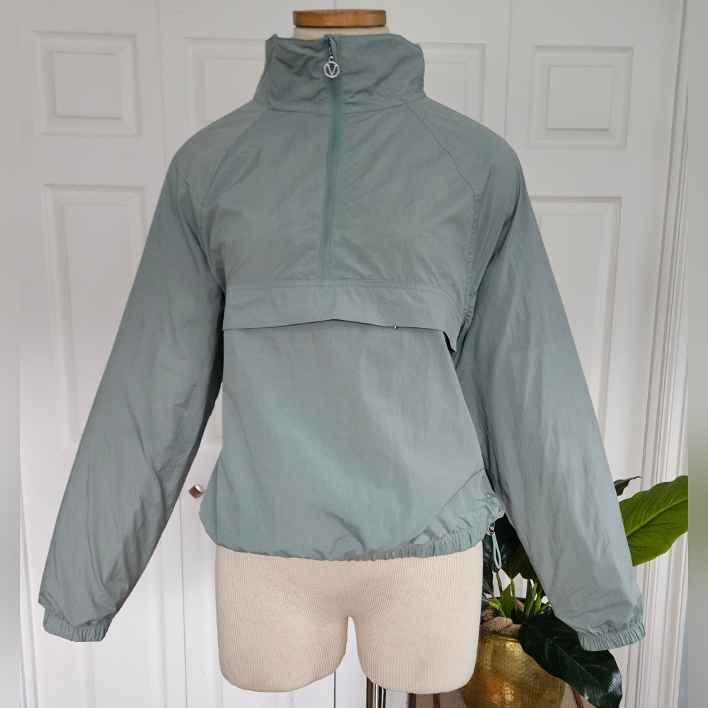 VICTORIA'S SECRET Anorak Windbreaker Parachute fabric, Sage green color Jacket!